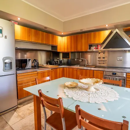 Villa A 5 Minuti Da - Bbq & Giardino